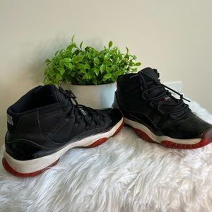 Jordan Retro 11 Black/Red size 6Y